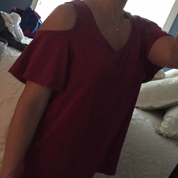 Cold shoulder top - Picture 3 of 3